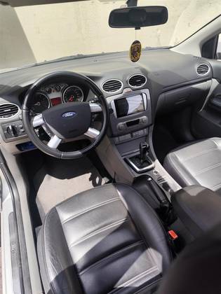 FORD FOCUS 2.0 GHIA 16V FLEX 4P AUTOMÁTICO